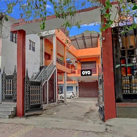 Motihari Oyo Flagship 81389 Hotel Siddhi Vinayak מראה חיצוני תמונה